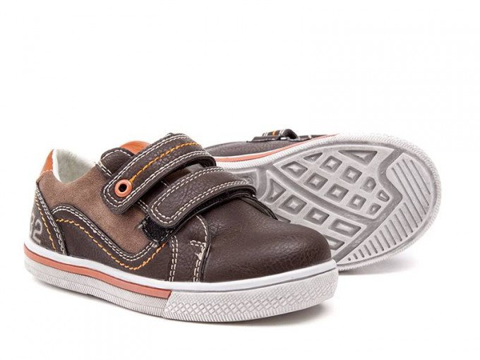 Фото - коричневые туфельки на двух липучках для мальчика цена 380 грн. за пару - Леопольд