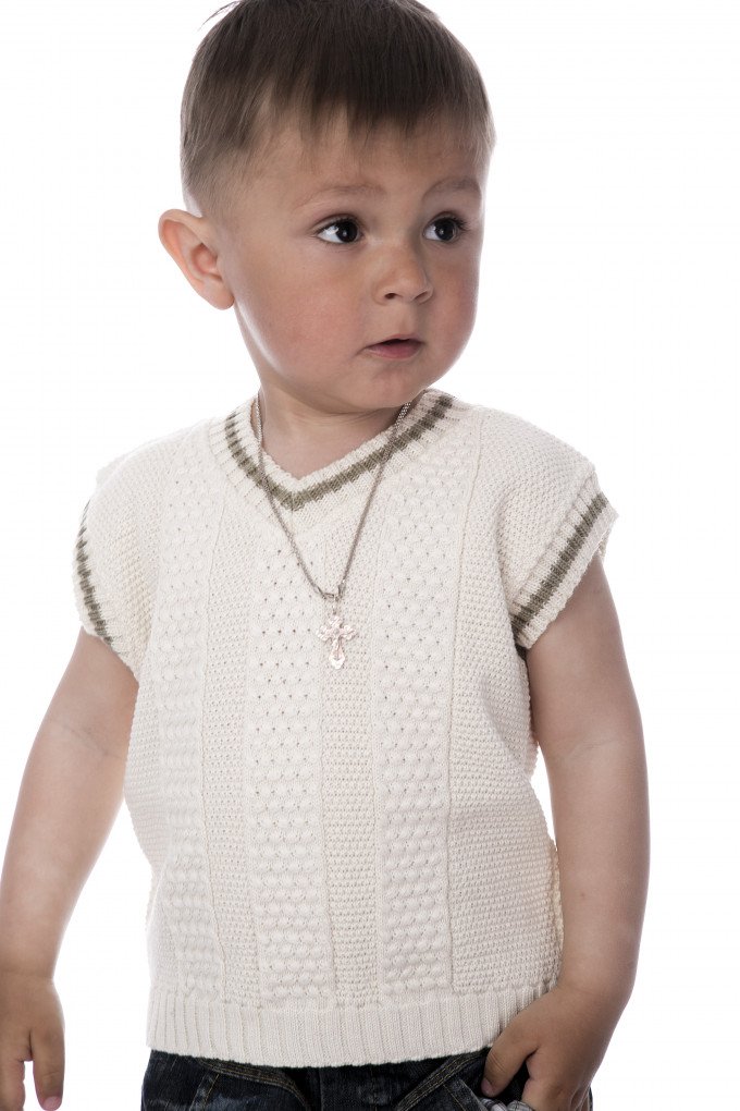 Фото - кремового кольору в'язана жилетка для хлопчика ціна 160 грн. за штуку - Леопольд