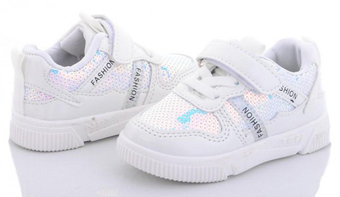 Фото - білі дитячі кросівки з паєтками ціна 395 грн. за пару - Леопольд