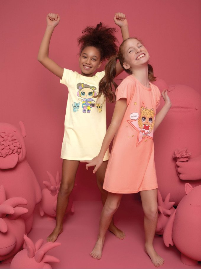 Фото - бавовняна нічна сорочка для дівчинки з лялькою LOL ціна 220 грн. за штуку - Леопольд