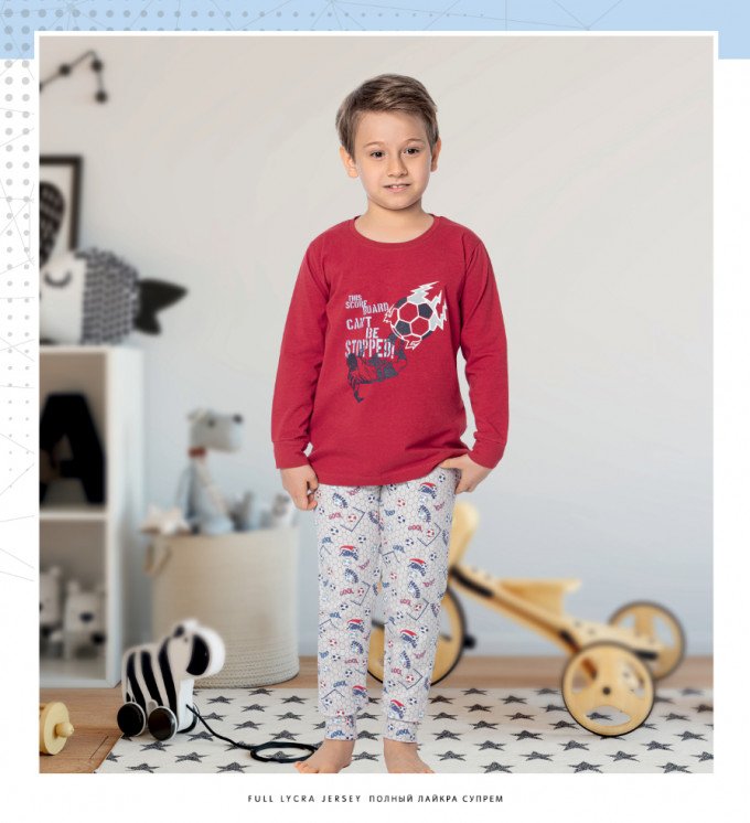 Фото - бордовая пижама для мальчика с футбольными мячами цена 350 грн. за комплект - Леопольд
